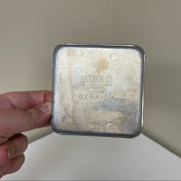 Vintage Mirro Aluminum Baking Pan 4x4x1 3/4 - Picture 4 of 4